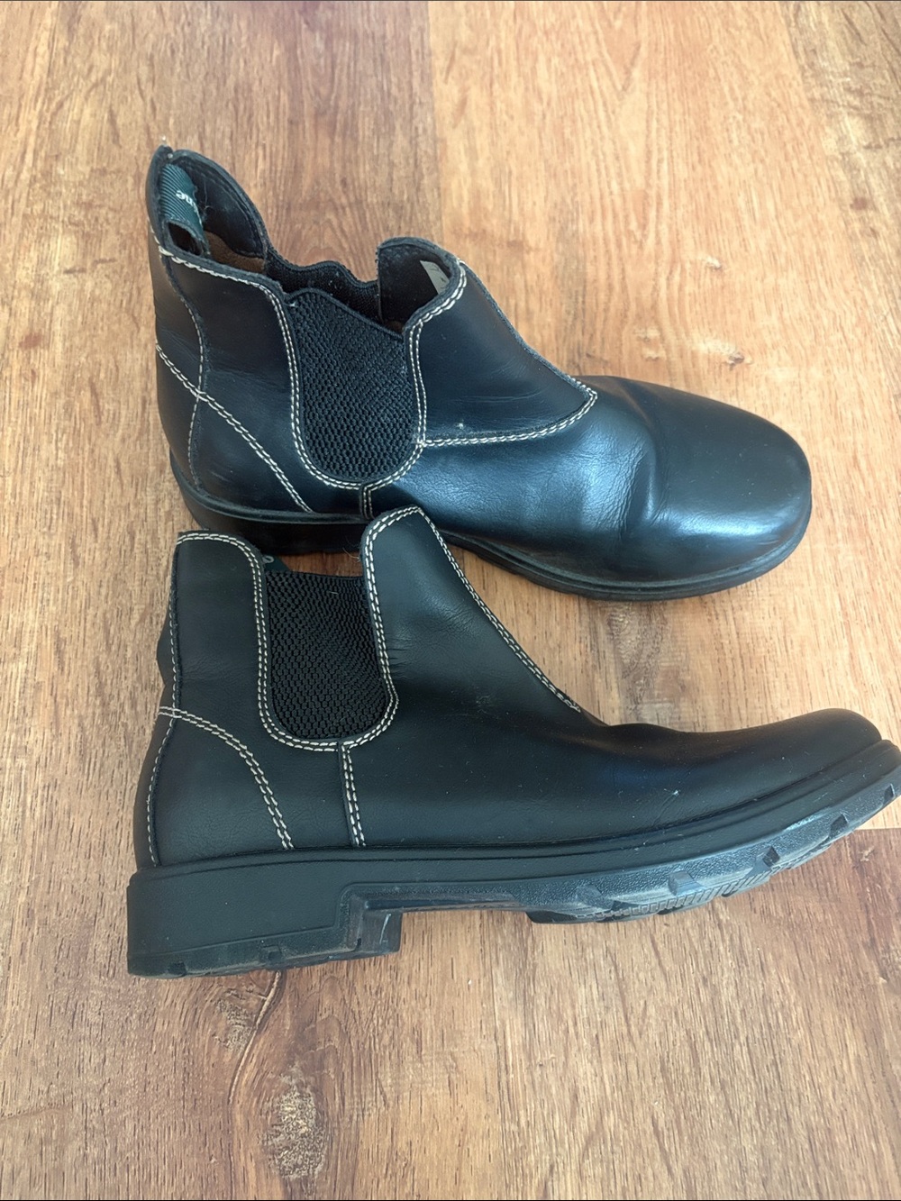 Ashland Black Leather Slip-On Chelsea Boots